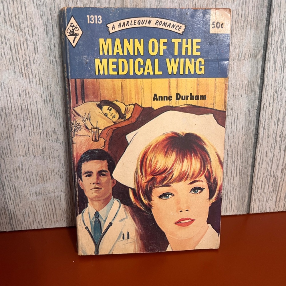 Mann of the Medical Wing Anne Durham Harlequin‎ Romance 1313 Vtg 1969 Paperback